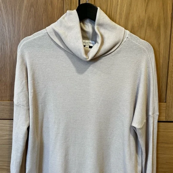 Michael Stars Marcy Thermal Cowl Neck Tunic Top Stucco Size XS NWT Neutral Cozy - Picture 2 of 6